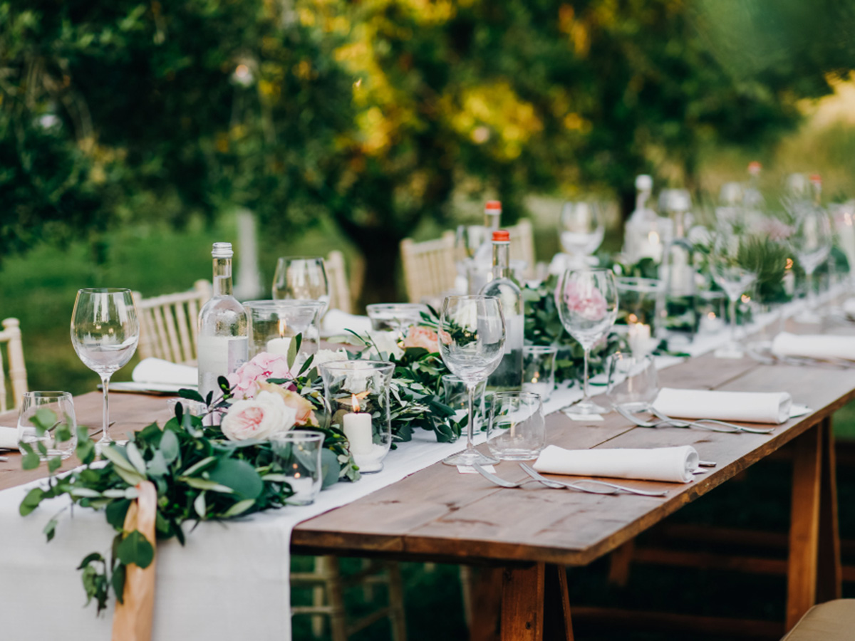 table design events outdoor luxury greenery candles ambiance design abudhabi dubai